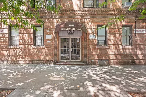 1015 Summit Ave #4A, New York, NY 10452