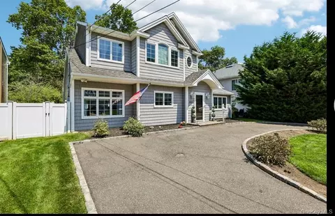 231 Koehl St, Massapequa Park, NY 11762