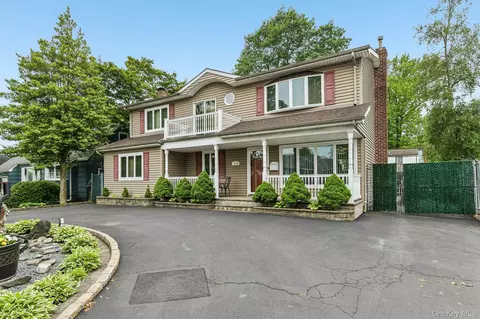 1010 Douglas Ave, Wantagh, NY 11793