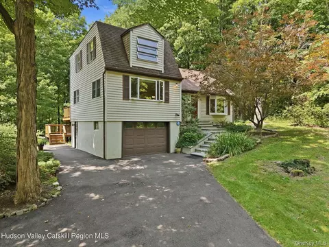 307 Old Kingston Rd, New Paltz, NY 12561