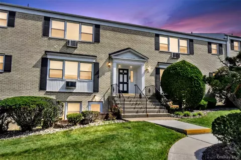 2 Lenox Ct #704, Ramapo, NY 10901