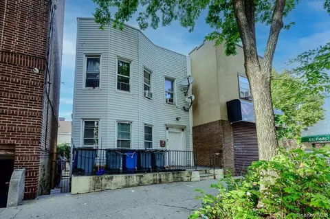 719 Van Nest Ave, New York, NY 10462