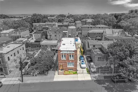 20-25 74th St, New York, NY 11370