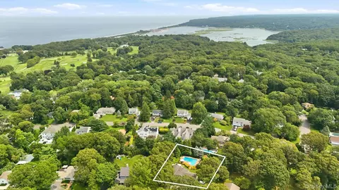 11 Soundview Dr, Port Jefferson, NY 11777