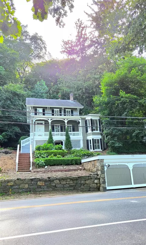 148 Main St, North Hempstead, NY 11576