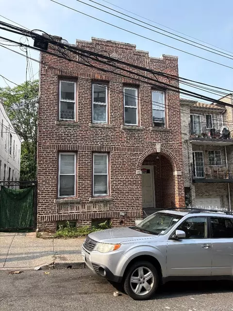 632 E 223rd St, New York, NY 10466 photo 2