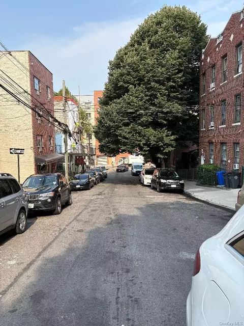 632 E 223rd St, New York, NY 10466 photo 5