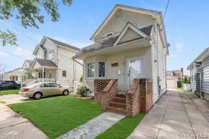 14 N 4th St, North Hempstead, NY 11040