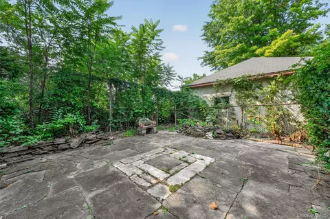 Exterior - 11 Balding Ave, Poughkeepsie, NY 12601 photo 6 of 11