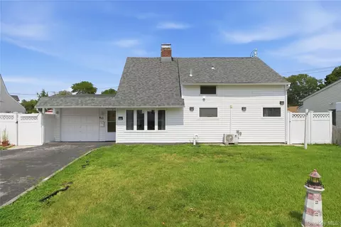 63 Blacksmith Rd, Levittown, NY 11756