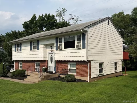 2 Cinder Rd, Garnerville, NY 10923