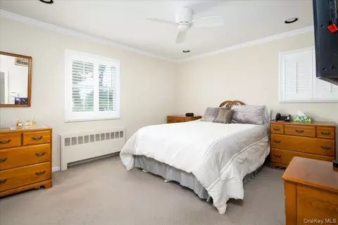 Bedroom - 19 Jerold St, Plainview, NY 11803 photo 3 of 3