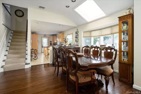 Dining - 19 Jerold St, Plainview, NY 11803 photo 2 of 2