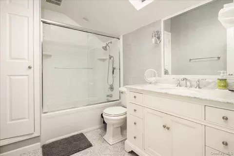 Bath - 19 Jerold St, Plainview, NY 11803 photo 2 of 2