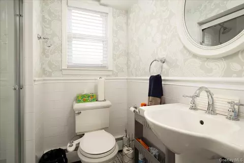Bath - 19 Jerold St, Plainview, NY 11803 photo 1 of 2