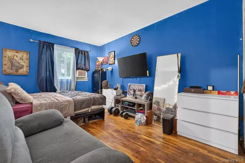 Bedroom - 50 Hampton Ct, Wallkill, NY 12589 photo 4 of 4