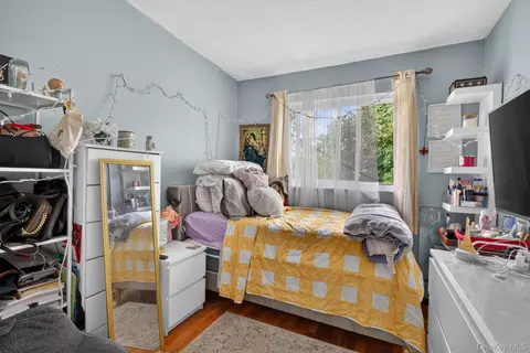 Bedroom - 50 Hampton Ct, Wallkill, NY 12589 photo 1 of 4