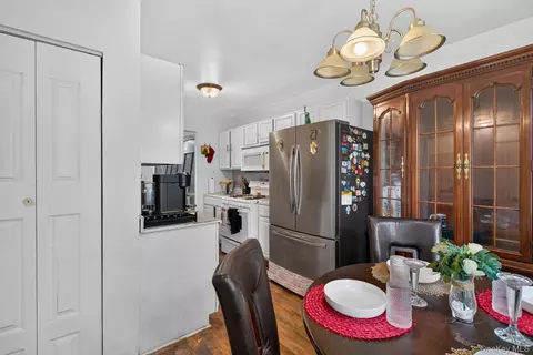 Dining - 50 Hampton Ct, Wallkill, NY 12589 photo 2 of 2