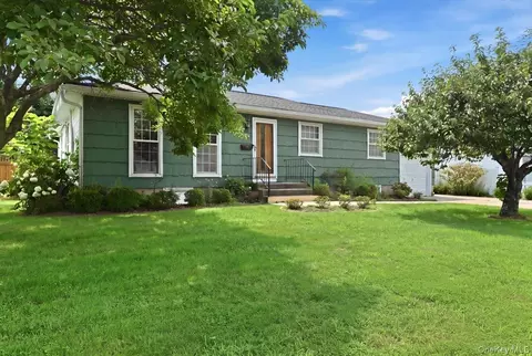 244 Neptune Ave, West Babylon, NY 11704