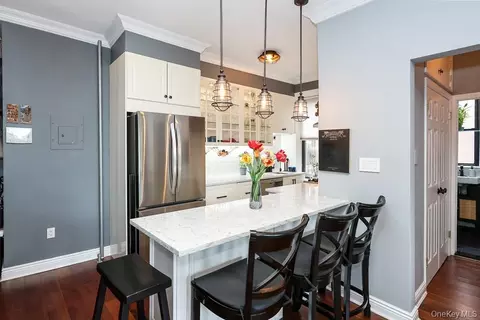 24-65 38th St #10C, New York, NY 11103