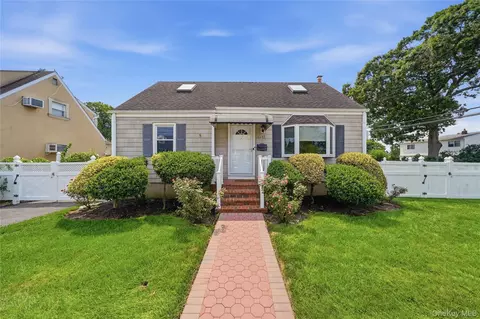 1377 C St, Elmont, NY 11003