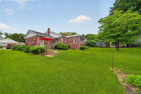 Exterior - 755 Hoover Ave, Peekskill, NY 10566 photo 7 of 7