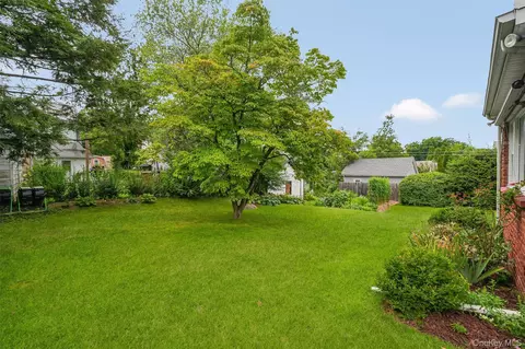 Exterior - 755 Hoover Ave, Peekskill, NY 10566 photo 5 of 7