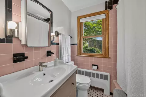 Bath - 755 Hoover Ave, Peekskill, NY 10566 photo 1 of 1