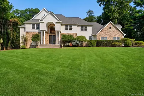 126 Old Field Rd, Setauket, NY 11733