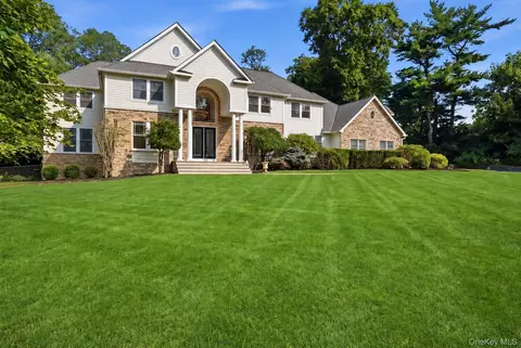 126 Old Field Rd, Setauket, NY 11733
