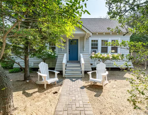 22 Crescent Ave, Ocean Beach, NY 11770