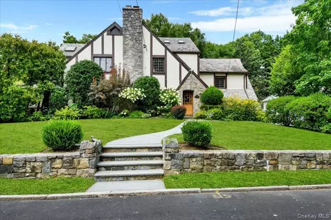 7 Denman Pl, Mount Vernon, NY 10552