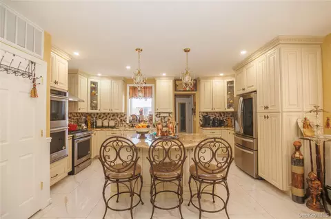 1715 Hering Ave, New York, NY 10461
