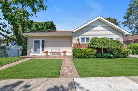 529 Grant Ave, West Hempstead, NY 11552