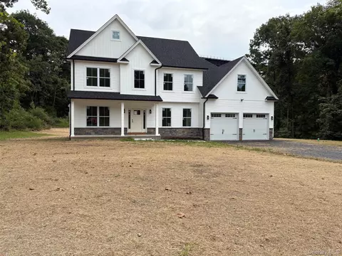 4 Rosewood Ln, Cornwall, NY 12553