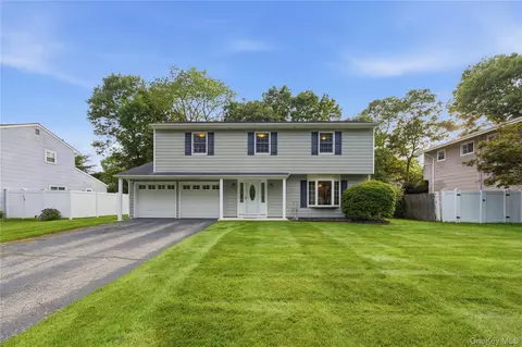 276 Mount Pleasant Rd, Hauppauge, NY 11788