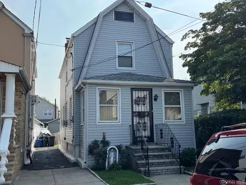 109-33 97th St, New York, NY 11417
