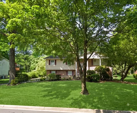 38 York Dr, Clarkstown, NY 10956