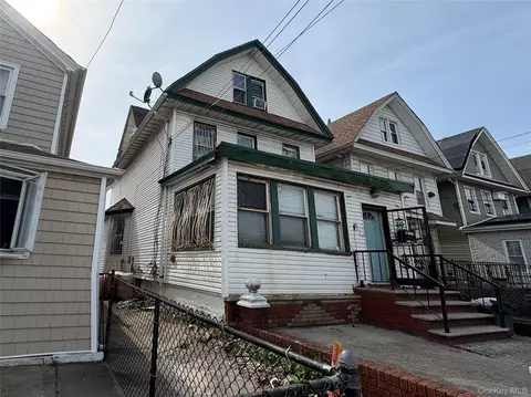 9508 111th St, South Richmond Hill, NY 11419
