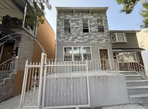 8121 102nd Ave, New York, NY 11416
