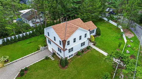 21 Twin Lakes Rd, Lewisboro, NY 10590