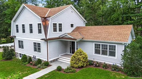21 Twin Lakes Rd, Lewisboro, NY 10590