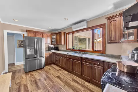 Kitchen - 64 E Roe Blvd, Brookhaven, NY 11788 photo 1 of 2