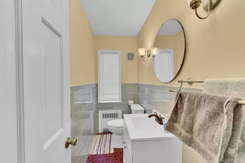 Bath - 64 E Roe Blvd, Brookhaven, NY 11788 photo 1 of 4