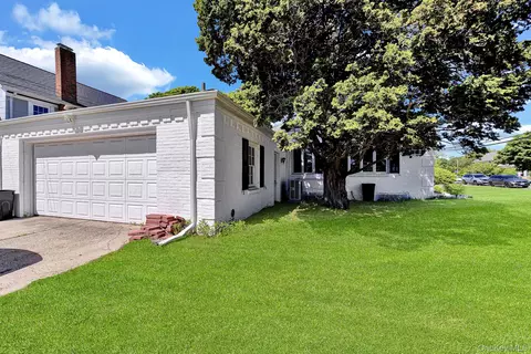 Exterior - 64 E Roe Blvd, Brookhaven, NY 11788 photo 5 of 8