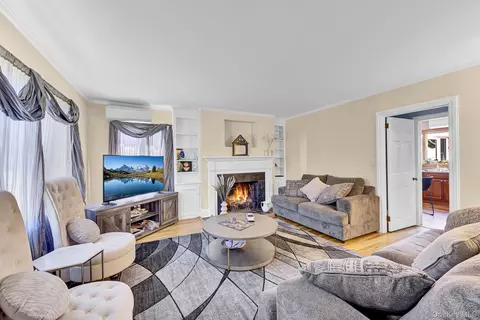 Living - 64 E Roe Blvd, Brookhaven, NY 11788 photo 3 of 6