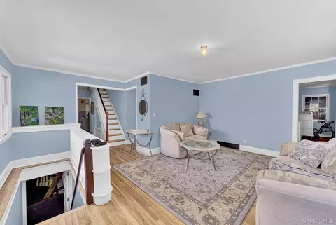 Entry Way - 64 E Roe Blvd, Brookhaven, NY 11788 photo 3 of 5