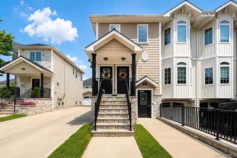 23 Wiltshire Ln, Staten Island, NY 10309