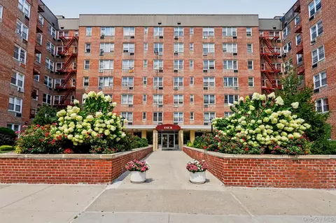 4 Sadore Ln #3B, Yonkers, NY 10710