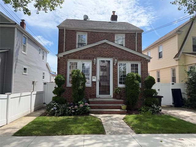 19430 111th Rd, New York, NY 11412
